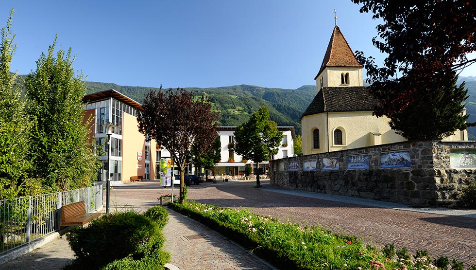 Il centro del paese di Plaus